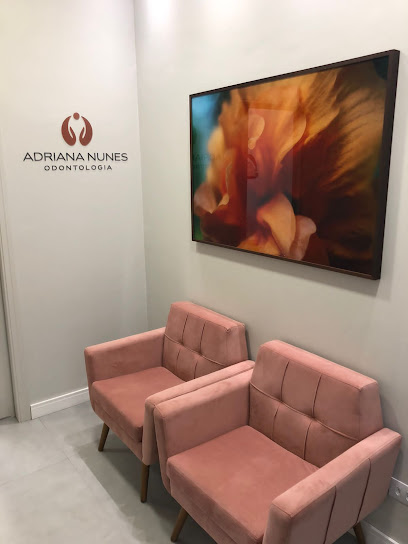 Dra. Adriana Nunes | Dentista