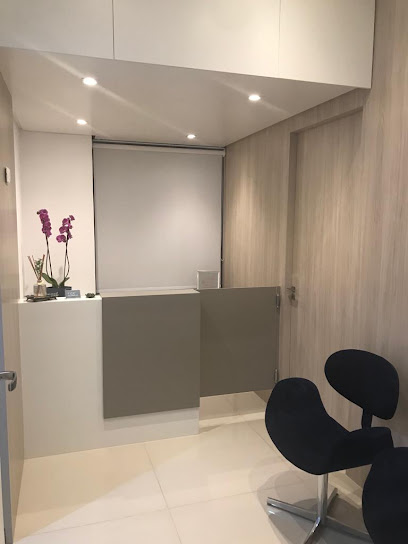Odontologia Especializada | Dra. Evelin Alves